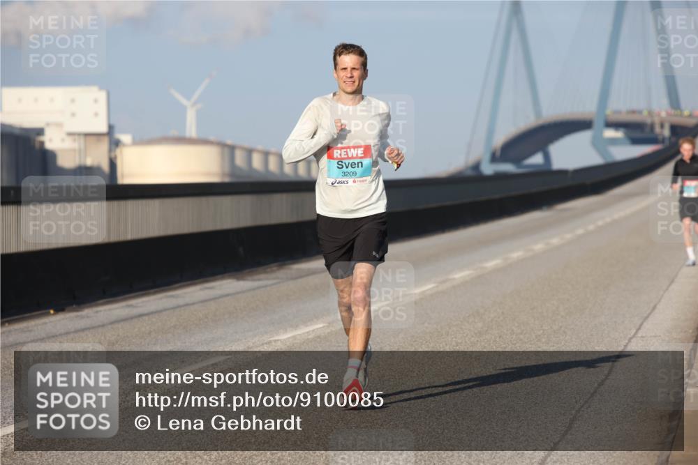 03.10.2025 - Köhlbrandbrückenlauf Lena Gebhardt http://msf.ph/oto/9100085 03.10.2025 09:35:51 Position 2 3209 meine-sportfotos.de