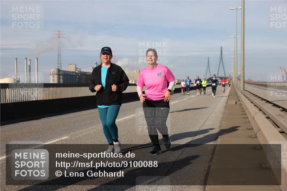 03.10.2025 - Köhlbrandbrückenlauf Lena Gebhardt http://msf.ph/oto/9100088 03.10.2025 10:10:59 Position 2  meine-sportfotos.de