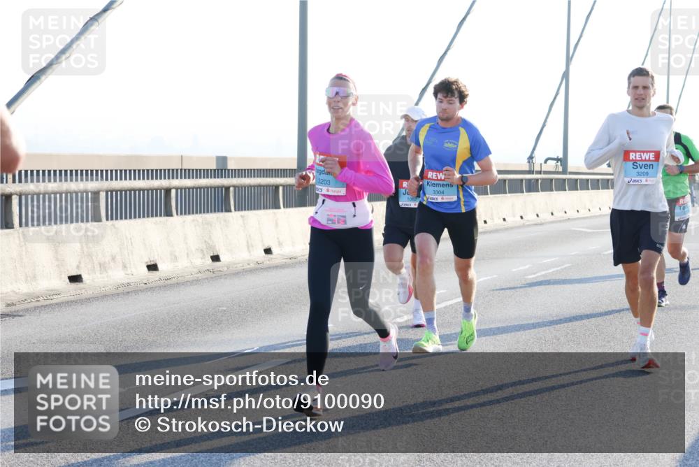 03.10.2025 - Köhlbrandbrückenlauf Strokosch-Dieckow http://msf.ph/oto/9100090 03.10.2025 09:18:14 Position 1 3203, 3209, 1062, 3304 meine-sportfotos.de