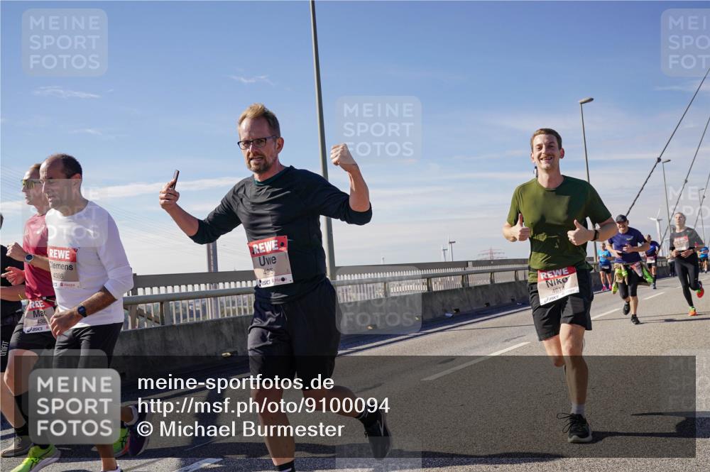 03.10.2025 - Köhlbrandbrückenlauf Michael Burmester http://msf.ph/oto/9100094 03.10.2025 12:45:59 Position 2 4386, 405, 4614 meine-sportfotos.de