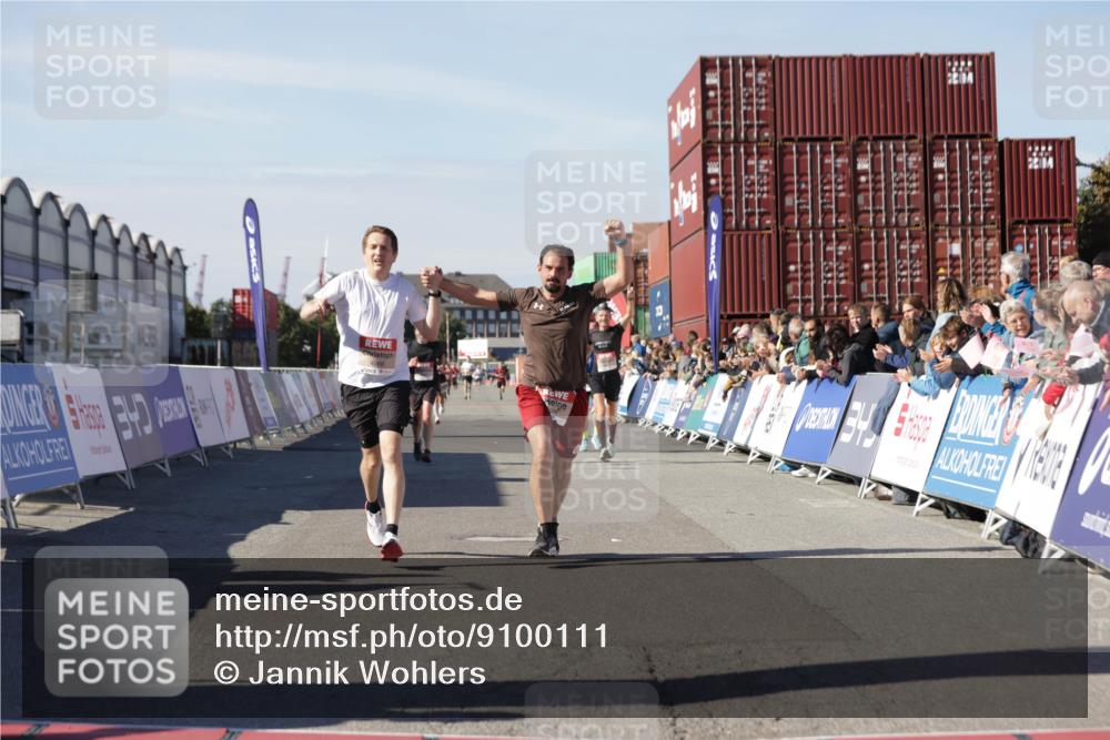03.10.2025 - Köhlbrandbrückenlauf Jannik Wohlers http://msf.ph/oto/9100111 03.10.2025 12:56:58 Ziel 4042, 4068, 4086, 4115, 4491, 5846, 5962, 6016, 6417 meine-sportfotos.de