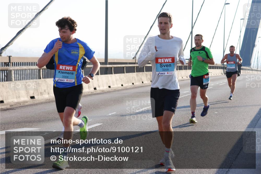 03.10.2025 - Köhlbrandbrückenlauf Strokosch-Dieckow http://msf.ph/oto/9100121 03.10.2025 09:18:15 Position 1 3304, 3209 meine-sportfotos.de