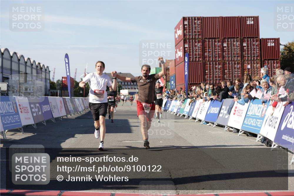 03.10.2025 - Köhlbrandbrückenlauf Jannik Wohlers http://msf.ph/oto/9100122 03.10.2025 12:56:59 Ziel 4042, 4068, 4086, 4115, 4491, 5846, 6016, 6417 meine-sportfotos.de