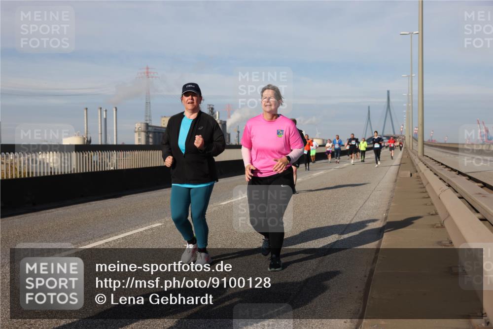 03.10.2025 - Köhlbrandbrückenlauf Lena Gebhardt http://msf.ph/oto/9100128 03.10.2025 10:10:59 Position 2  meine-sportfotos.de
