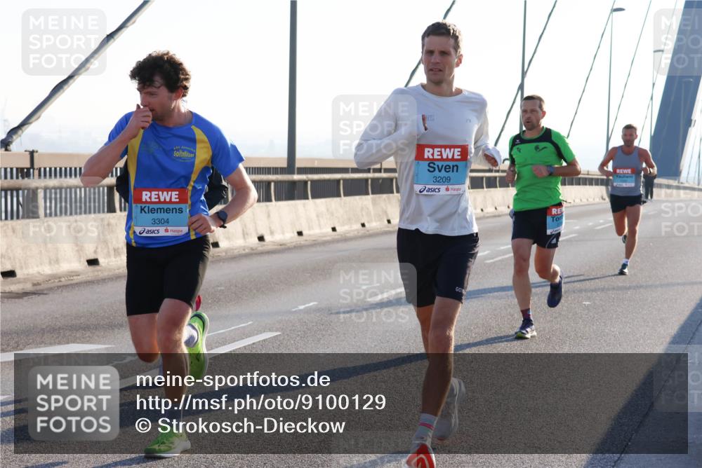 03.10.2025 - Köhlbrandbrückenlauf Strokosch-Dieckow http://msf.ph/oto/9100129 03.10.2025 09:18:16 Position 1 3304, 3209 meine-sportfotos.de