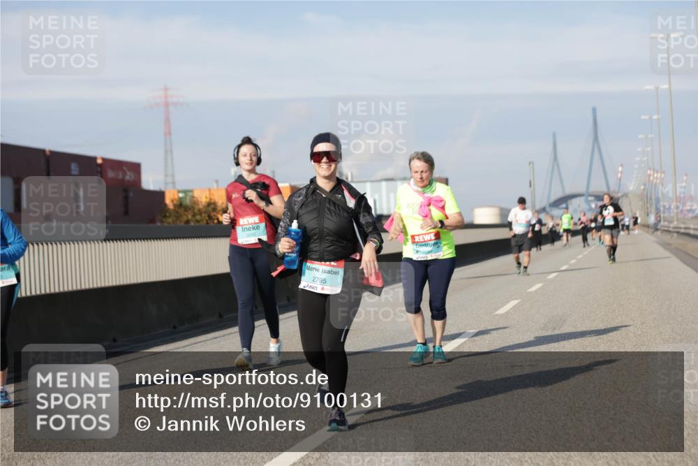 03.10.2025 - Köhlbrandbrückenlauf Jannik Wohlers http://msf.ph/oto/9100131 03.10.2025 10:20:46 Position 3 3290, 2795 meine-sportfotos.de