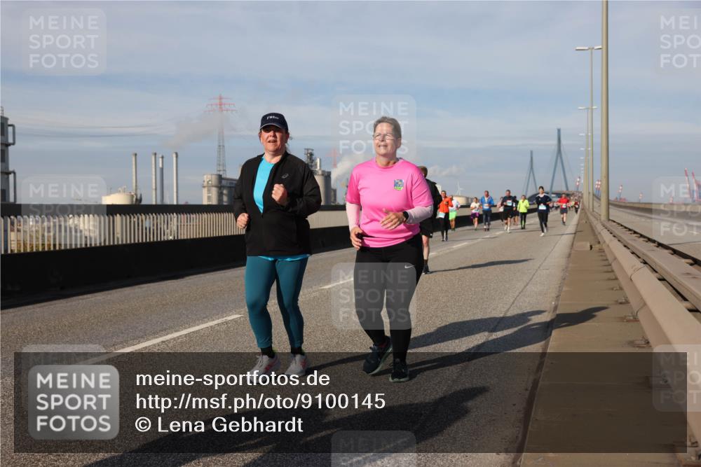 03.10.2025 - Köhlbrandbrückenlauf Lena Gebhardt http://msf.ph/oto/9100145 03.10.2025 10:10:59 Position 2  meine-sportfotos.de