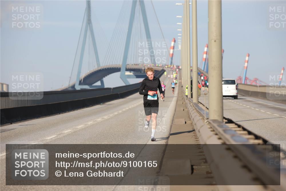 03.10.2025 - Köhlbrandbrückenlauf Lena Gebhardt http://msf.ph/oto/9100165 03.10.2025 09:35:54 Position 2  meine-sportfotos.de