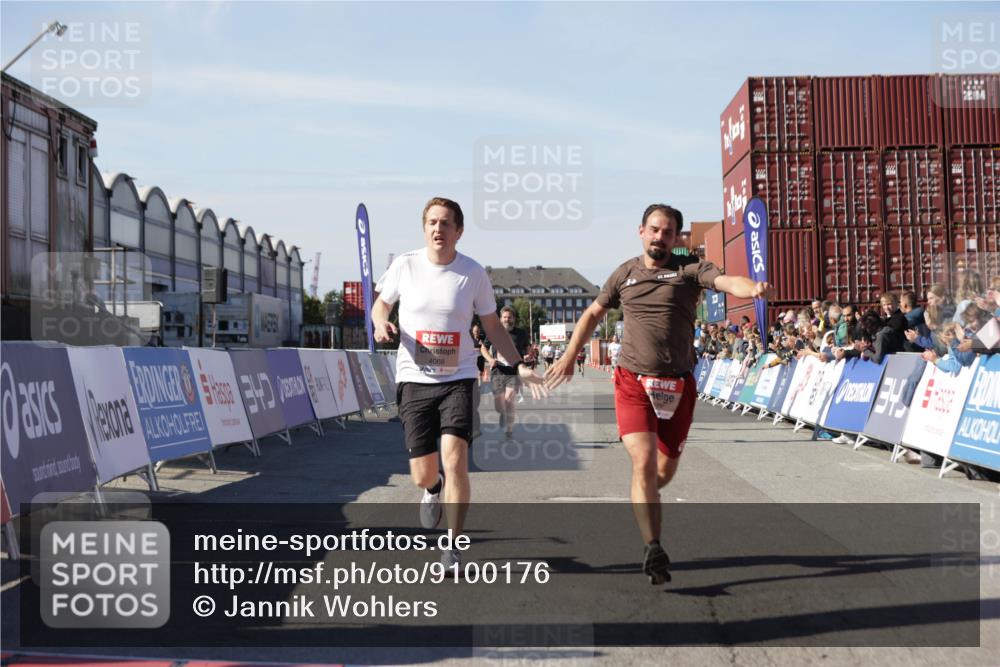 03.10.2025 - Köhlbrandbrückenlauf Jannik Wohlers http://msf.ph/oto/9100176 03.10.2025 12:56:59 Ziel 4042, 4068, 4086, 4115, 4491, 5846, 6016, 6417 meine-sportfotos.de