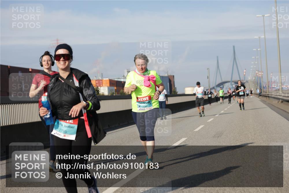03.10.2025 - Köhlbrandbrückenlauf Jannik Wohlers http://msf.ph/oto/9100183 03.10.2025 10:20:47 Position 3 2795, 3289 meine-sportfotos.de