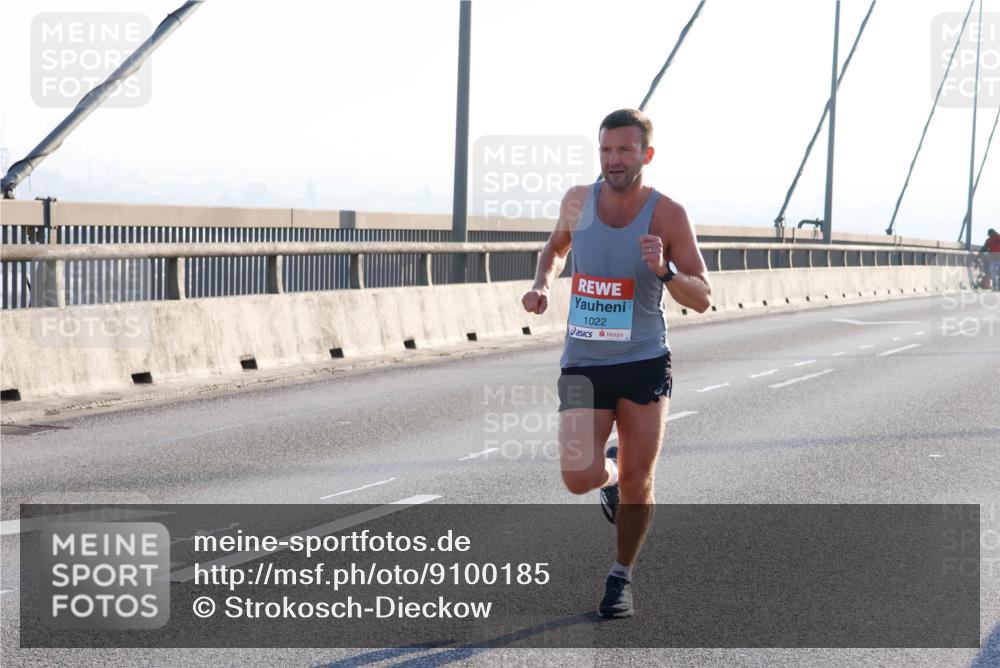 03.10.2025 - Köhlbrandbrückenlauf Strokosch-Dieckow http://msf.ph/oto/9100185 03.10.2025 09:18:18 Position 1 1022 meine-sportfotos.de