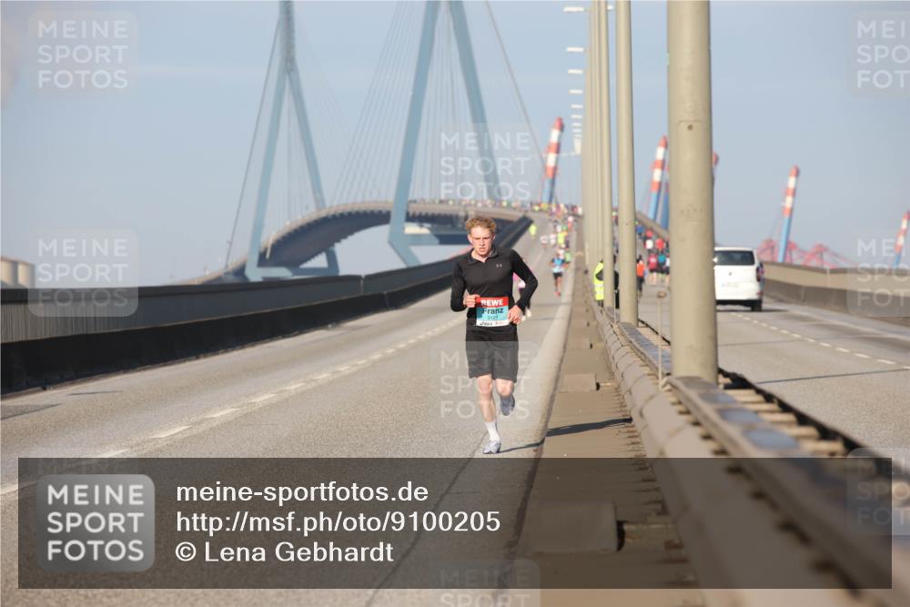 03.10.2025 - Köhlbrandbrückenlauf Lena Gebhardt http://msf.ph/oto/9100205 03.10.2025 09:35:55 Position 2  meine-sportfotos.de