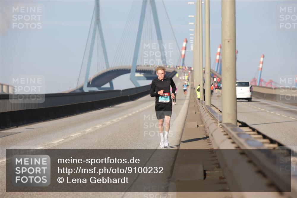 03.10.2025 - Köhlbrandbrückenlauf Lena Gebhardt http://msf.ph/oto/9100232 03.10.2025 09:35:55 Position 2  meine-sportfotos.de