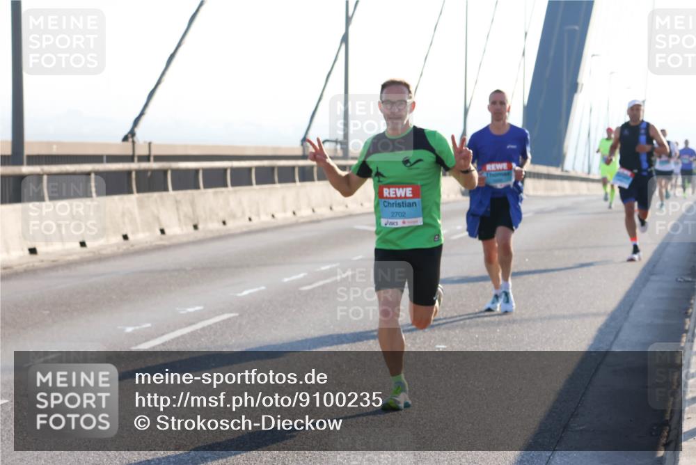 03.10.2025 - Köhlbrandbrückenlauf Strokosch-Dieckow http://msf.ph/oto/9100235 03.10.2025 09:18:30 Position 1 2702 meine-sportfotos.de
