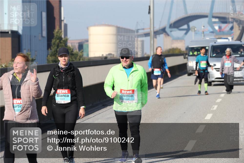 03.10.2025 - Köhlbrandbrückenlauf Jannik Wohlers http://msf.ph/oto/9100242 03.10.2025 10:28:48 Position 3 2909, 1241, 3396 meine-sportfotos.de