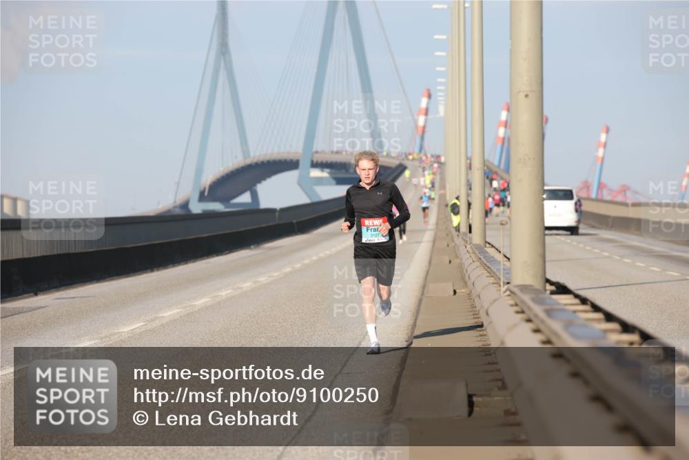 03.10.2025 - Köhlbrandbrückenlauf Lena Gebhardt http://msf.ph/oto/9100250 03.10.2025 09:35:55 Position 2  meine-sportfotos.de