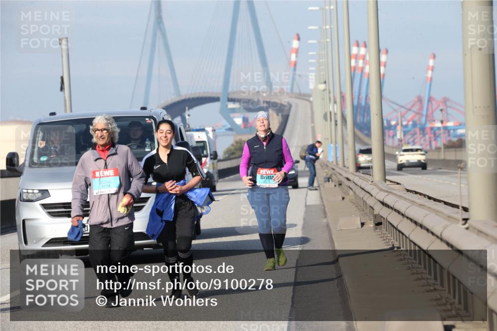 03.10.2025 - Köhlbrandbrückenlauf Jannik Wohlers http://msf.ph/oto/9100278 03.10.2025 10:29:14 Position 3 3774, 3575 meine-sportfotos.de