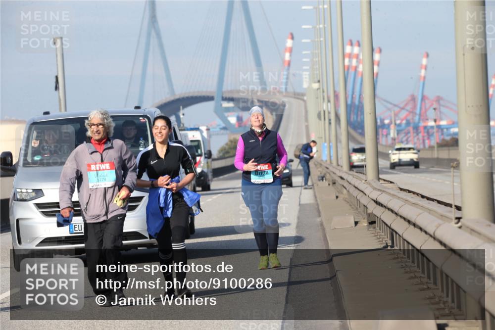 03.10.2025 - Köhlbrandbrückenlauf Jannik Wohlers http://msf.ph/oto/9100286 03.10.2025 10:29:14 Position 3 3774 meine-sportfotos.de