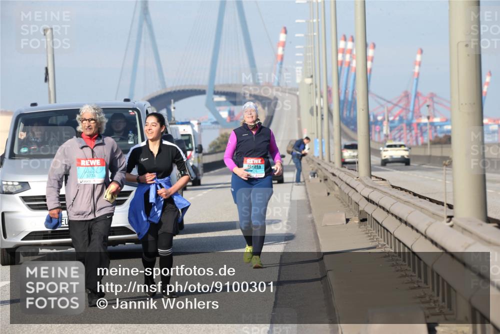 03.10.2025 - Köhlbrandbrückenlauf Jannik Wohlers http://msf.ph/oto/9100301 03.10.2025 10:29:14 Position 3 3774, 575 meine-sportfotos.de
