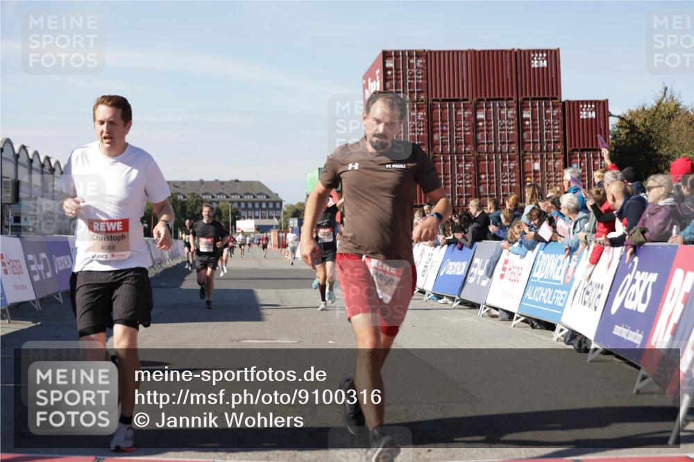 03.10.2025 - Köhlbrandbrückenlauf Jannik Wohlers http://msf.ph/oto/9100316 03.10.2025 12:57:00 Ziel 4042, 4068, 4086, 4115, 4491, 5846, 6016, 6417 meine-sportfotos.de