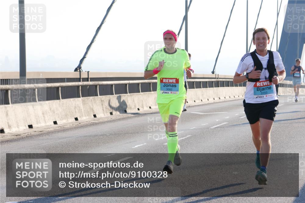 03.10.2025 - Köhlbrandbrückenlauf Strokosch-Dieckow http://msf.ph/oto/9100328 03.10.2025 09:18:40 Position 1 3082, 3153 meine-sportfotos.de