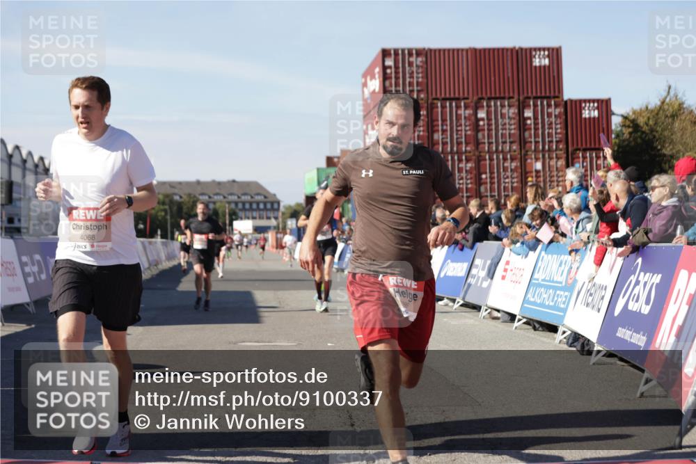 03.10.2025 - Köhlbrandbrückenlauf Jannik Wohlers http://msf.ph/oto/9100337 03.10.2025 12:57:00 Ziel 4042, 4068, 4086, 4115, 4491, 5846, 6016, 6417 meine-sportfotos.de
