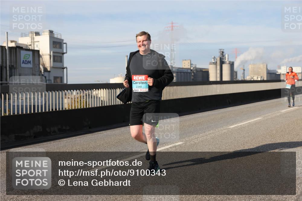 03.10.2025 - Köhlbrandbrückenlauf Lena Gebhardt http://msf.ph/oto/9100343 03.10.2025 10:11:02 Position 2 2348 meine-sportfotos.de