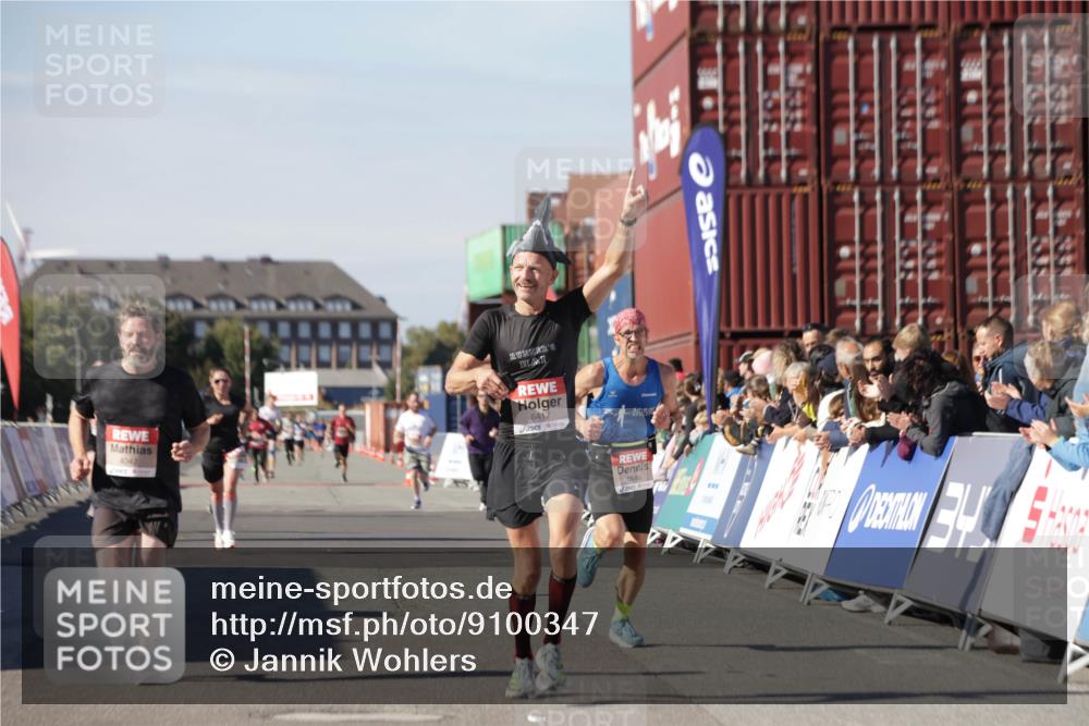 03.10.2025 - Köhlbrandbrückenlauf Jannik Wohlers http://msf.ph/oto/9100347 03.10.2025 12:57:01 Ziel 4042, 4068, 4086, 4115, 4491, 5846, 6016, 6417 meine-sportfotos.de