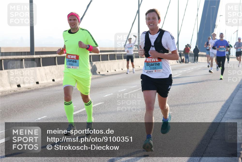 03.10.2025 - Köhlbrandbrückenlauf Strokosch-Dieckow http://msf.ph/oto/9100351 03.10.2025 09:18:41 Position 1 3082, 3153 meine-sportfotos.de