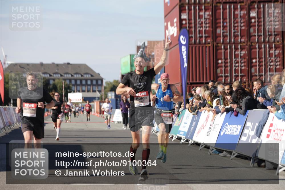 03.10.2025 - Köhlbrandbrückenlauf Jannik Wohlers http://msf.ph/oto/9100364 03.10.2025 12:57:01 Ziel 4042, 4068, 4086, 4115, 4491, 5846, 6016, 6417 meine-sportfotos.de