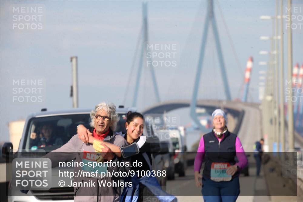 03.10.2025 - Köhlbrandbrückenlauf Jannik Wohlers http://msf.ph/oto/9100368 03.10.2025 10:29:16 Position 3 3774 meine-sportfotos.de