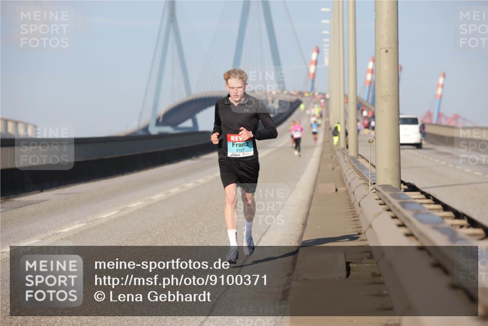 03.10.2025 - Köhlbrandbrückenlauf Lena Gebhardt http://msf.ph/oto/9100371 03.10.2025 09:35:58 Position 2 3127 meine-sportfotos.de