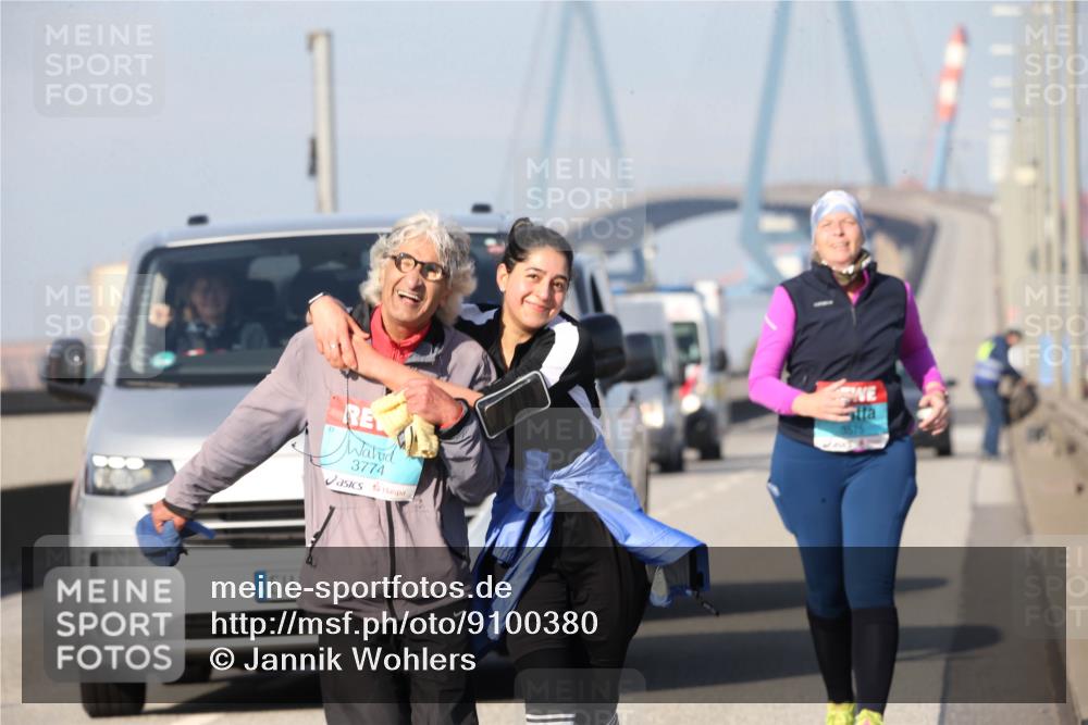 03.10.2025 - Köhlbrandbrückenlauf Jannik Wohlers http://msf.ph/oto/9100380 03.10.2025 10:29:17 Position 3 3774 meine-sportfotos.de