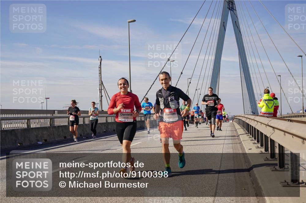 03.10.2025 - Köhlbrandbrückenlauf Michael Burmester http://msf.ph/oto/9100398 03.10.2025 12:46:08 Position 2 4100, 4101 meine-sportfotos.de