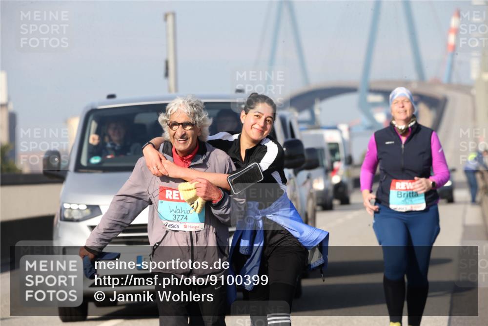 03.10.2025 - Köhlbrandbrückenlauf Jannik Wohlers http://msf.ph/oto/9100399 03.10.2025 10:29:17 Position 3 3774 meine-sportfotos.de