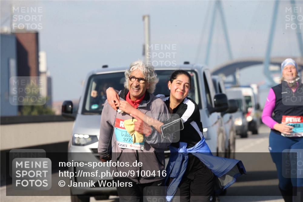 03.10.2025 - Köhlbrandbrückenlauf Jannik Wohlers http://msf.ph/oto/9100416 03.10.2025 10:29:18 Position 3 3774 meine-sportfotos.de