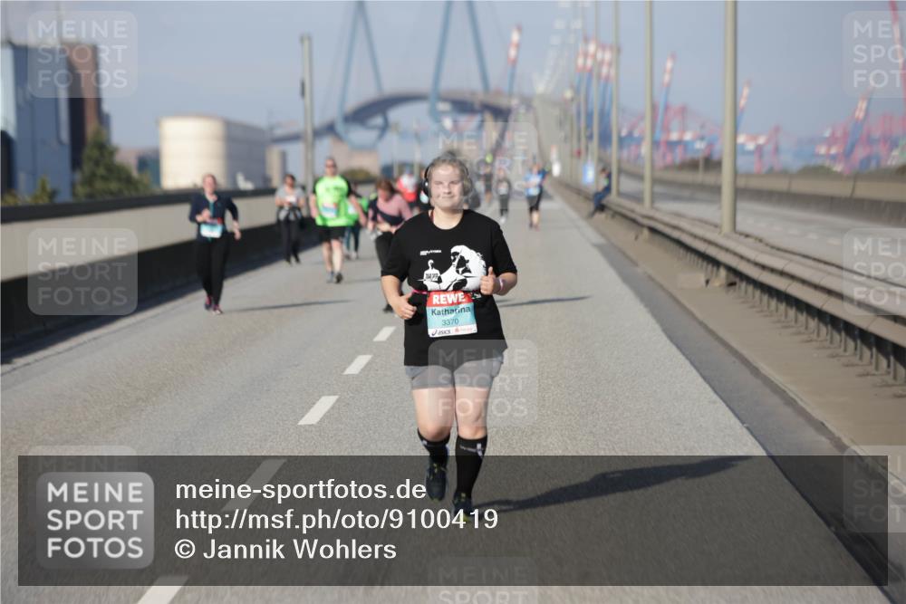 03.10.2025 - Köhlbrandbrückenlauf Jannik Wohlers http://msf.ph/oto/9100419 03.10.2025 10:20:57 Position 3 3370 meine-sportfotos.de