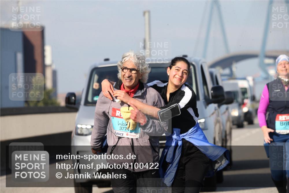 03.10.2025 - Köhlbrandbrückenlauf Jannik Wohlers http://msf.ph/oto/9100422 03.10.2025 10:29:18 Position 3 3774 meine-sportfotos.de