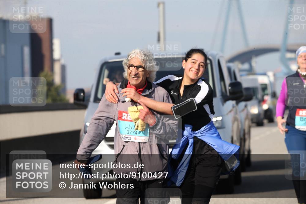 03.10.2025 - Köhlbrandbrückenlauf Jannik Wohlers http://msf.ph/oto/9100427 03.10.2025 10:29:18 Position 3 3774 meine-sportfotos.de