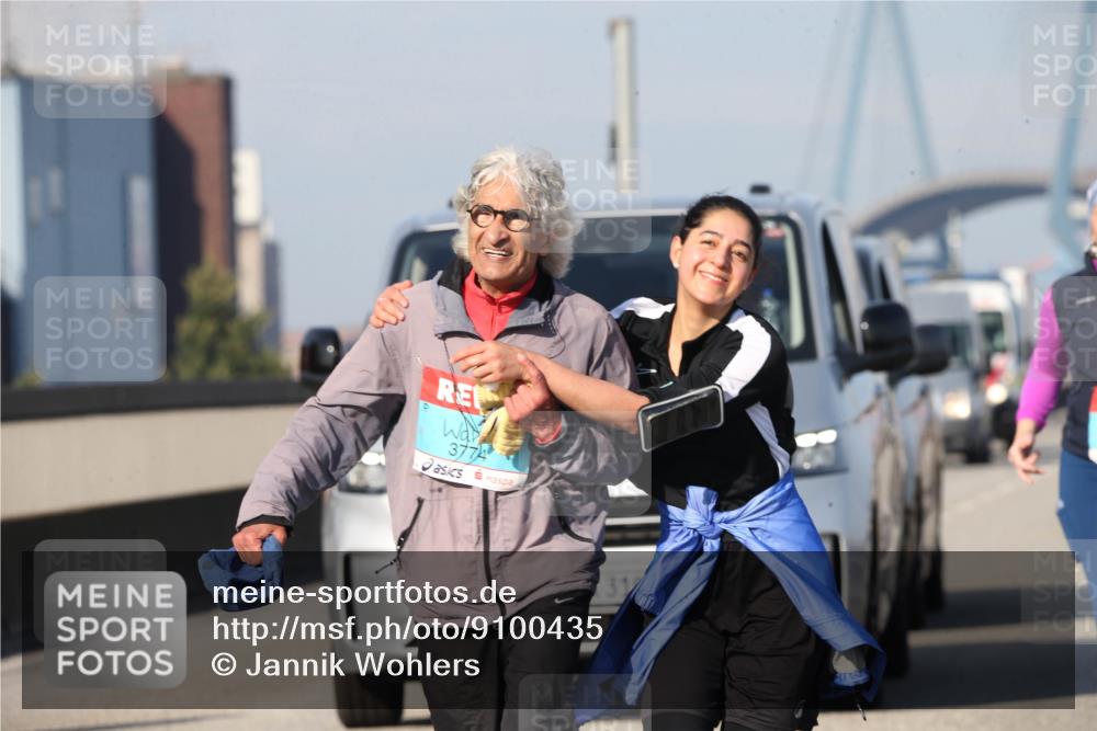 03.10.2025 - Köhlbrandbrückenlauf Jannik Wohlers http://msf.ph/oto/9100435 03.10.2025 10:29:18 Position 3 3774 meine-sportfotos.de