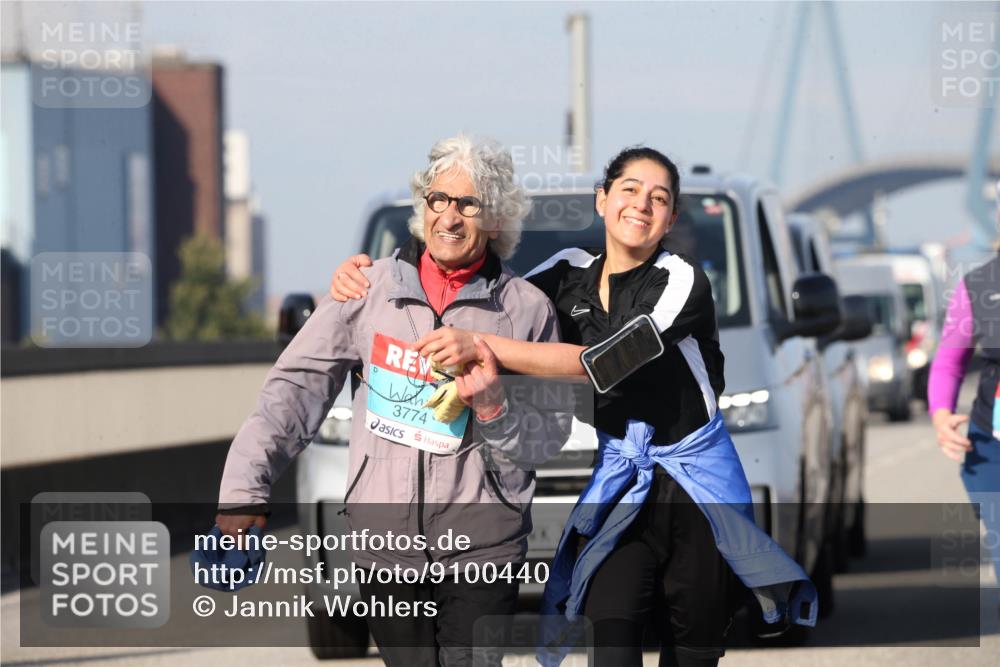 03.10.2025 - Köhlbrandbrückenlauf Jannik Wohlers http://msf.ph/oto/9100440 03.10.2025 10:29:18 Position 3 3774 meine-sportfotos.de
