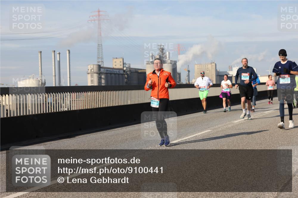 03.10.2025 - Köhlbrandbrückenlauf Lena Gebhardt http://msf.ph/oto/9100441 03.10.2025 10:11:06 Position 2 2211 meine-sportfotos.de