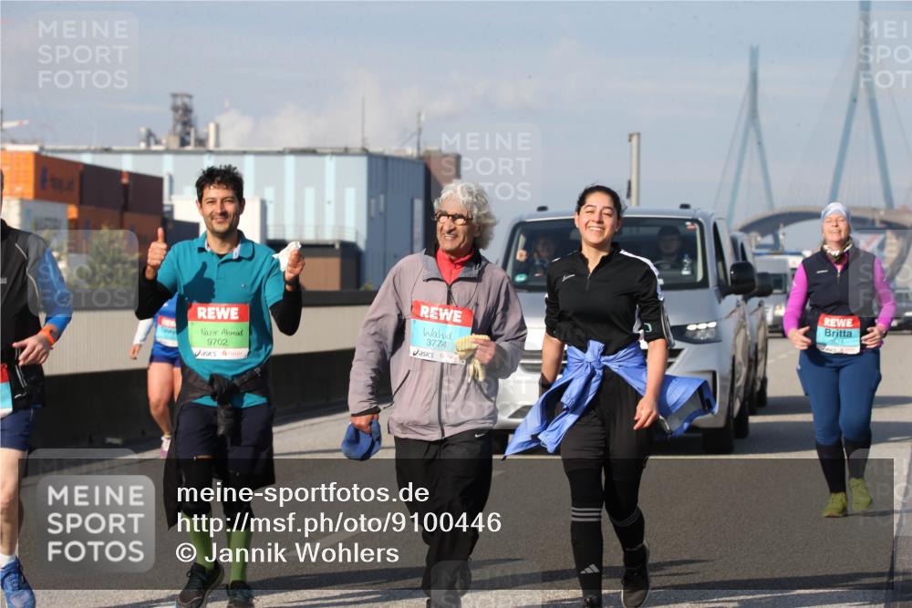 03.10.2025 - Köhlbrandbrückenlauf Jannik Wohlers http://msf.ph/oto/9100446 03.10.2025 10:29:19 Position 3 9702, 3774 meine-sportfotos.de