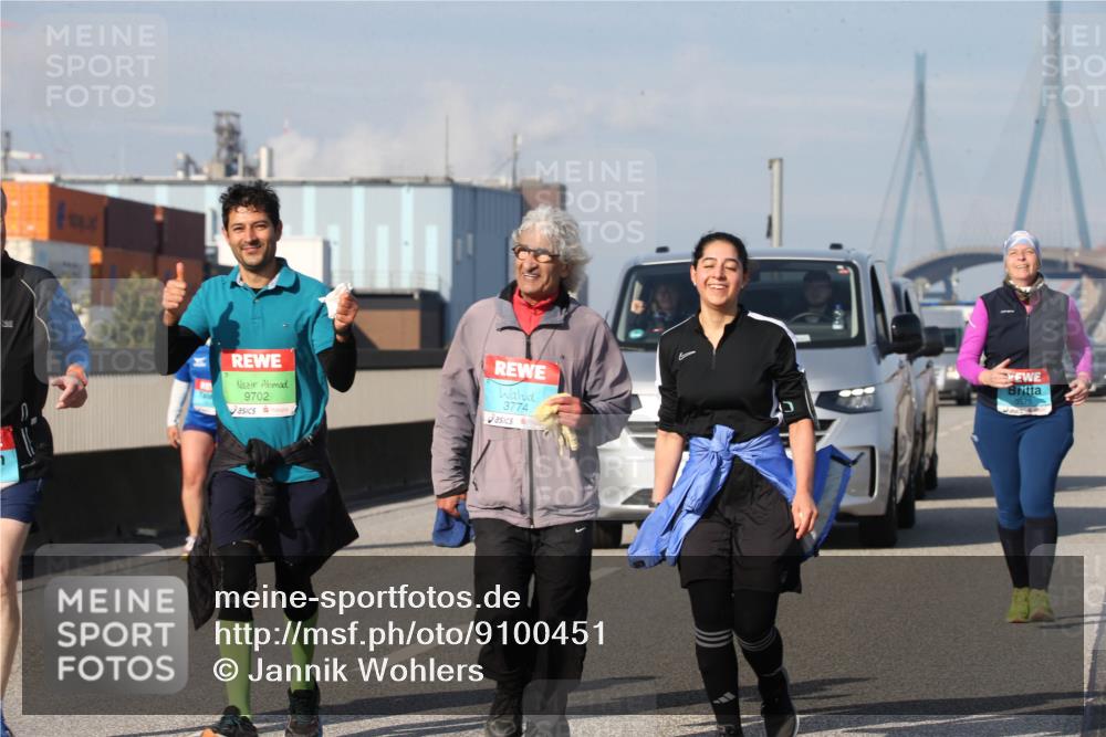 03.10.2025 - Köhlbrandbrückenlauf Jannik Wohlers http://msf.ph/oto/9100451 03.10.2025 10:29:19 Position 3 9702, 3774 meine-sportfotos.de