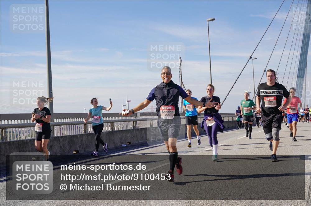 03.10.2025 - Köhlbrandbrückenlauf Michael Burmester http://msf.ph/oto/9100453 03.10.2025 12:46:10 Position 2 4343, 4822, 4730 meine-sportfotos.de