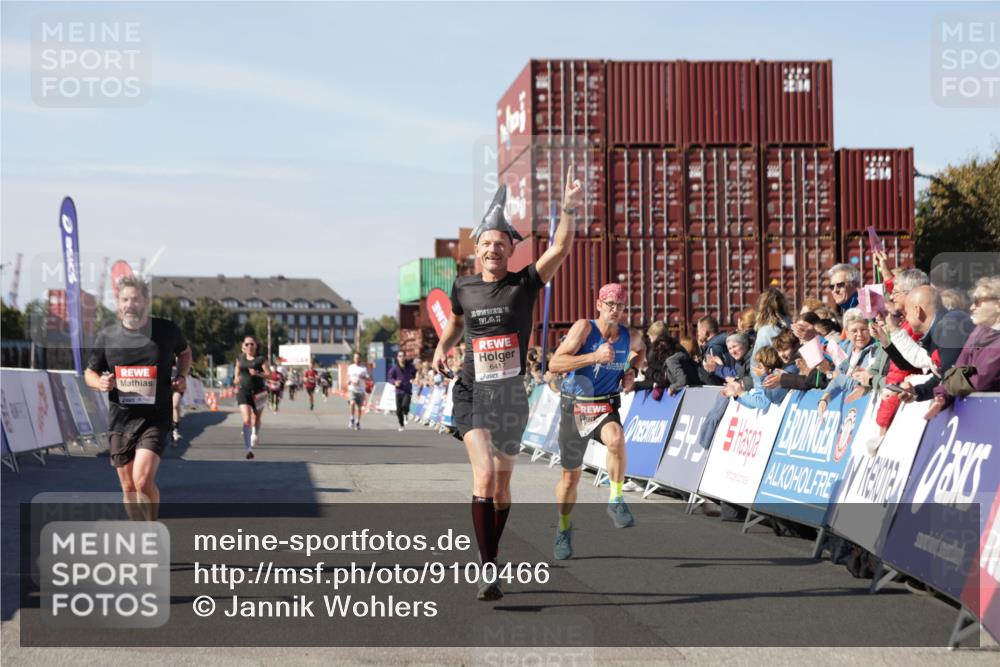 03.10.2025 - Köhlbrandbrückenlauf Jannik Wohlers http://msf.ph/oto/9100466 03.10.2025 12:57:02 Ziel 4042, 4068, 4086, 4115, 5846, 5898, 6016, 6417 meine-sportfotos.de