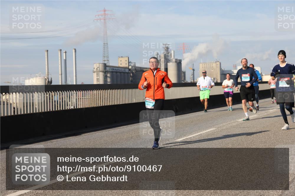 03.10.2025 - Köhlbrandbrückenlauf Lena Gebhardt http://msf.ph/oto/9100467 03.10.2025 10:11:06 Position 2 2211 meine-sportfotos.de