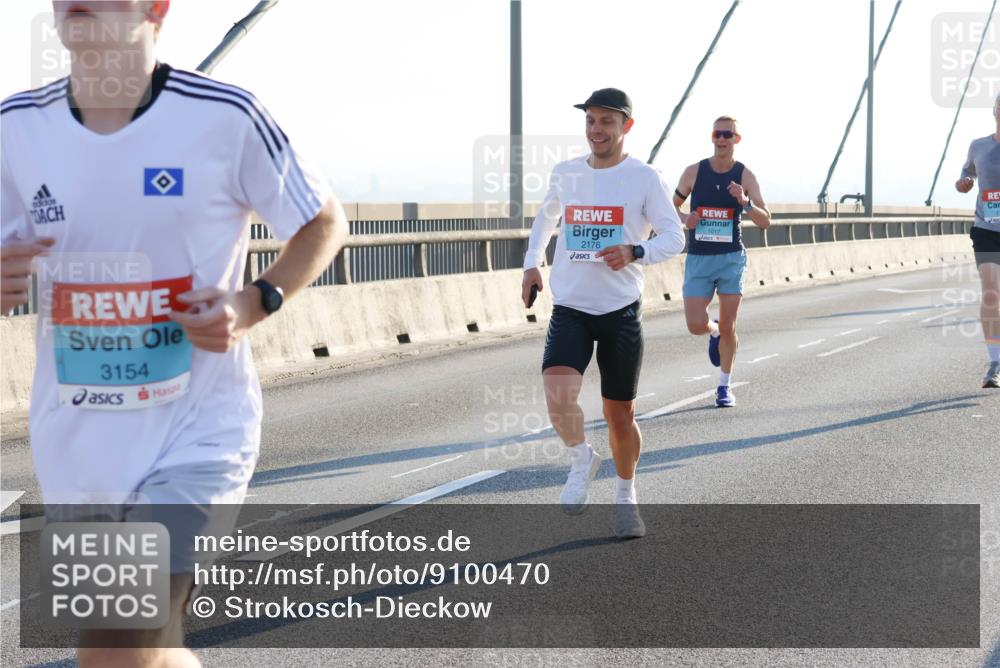 03.10.2025 - Köhlbrandbrückenlauf Strokosch-Dieckow http://msf.ph/oto/9100470 03.10.2025 09:18:50 Position 1 3154, 2176 meine-sportfotos.de