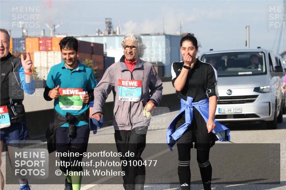 03.10.2025 - Köhlbrandbrückenlauf Jannik Wohlers http://msf.ph/oto/9100477 03.10.2025 10:29:20 Position 3 9702, 3774, 3195 meine-sportfotos.de