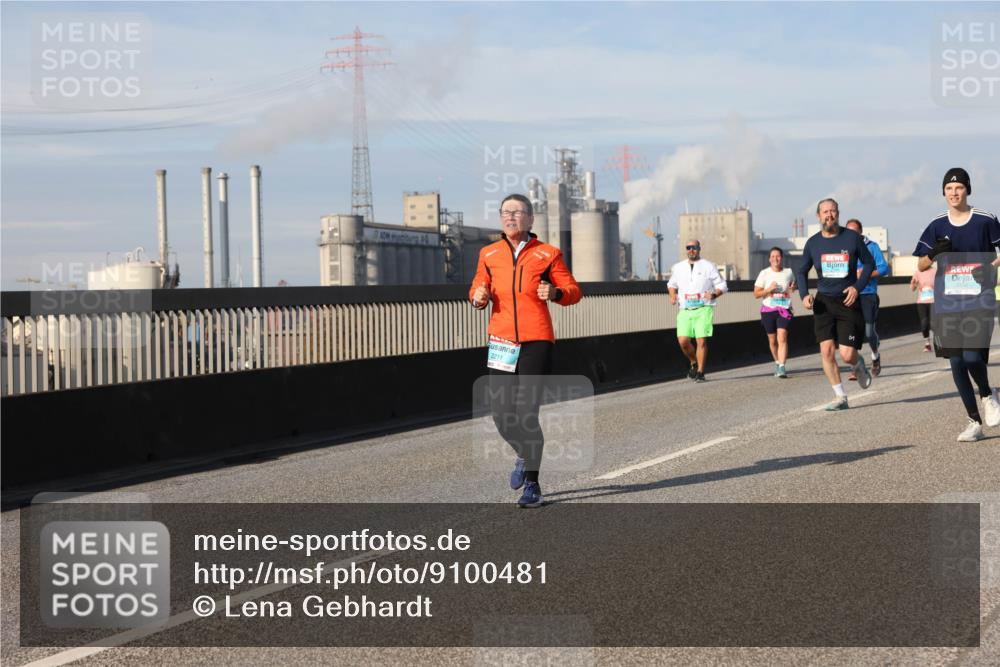 03.10.2025 - Köhlbrandbrückenlauf Lena Gebhardt http://msf.ph/oto/9100481 03.10.2025 10:11:06 Position 2 2211 meine-sportfotos.de